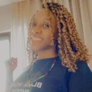 Meet your Posher, Latesha